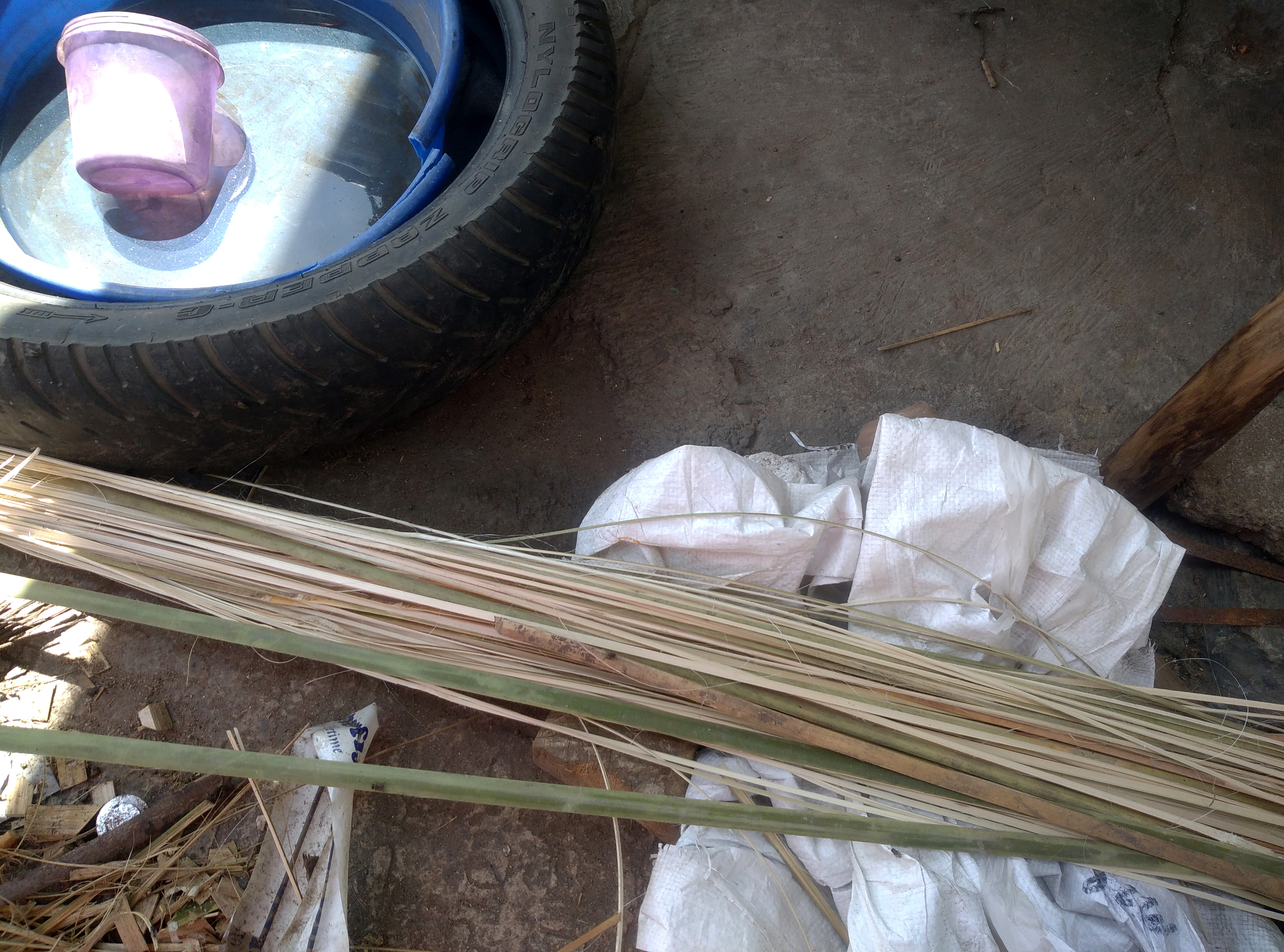 கூடை பின்னுதல்