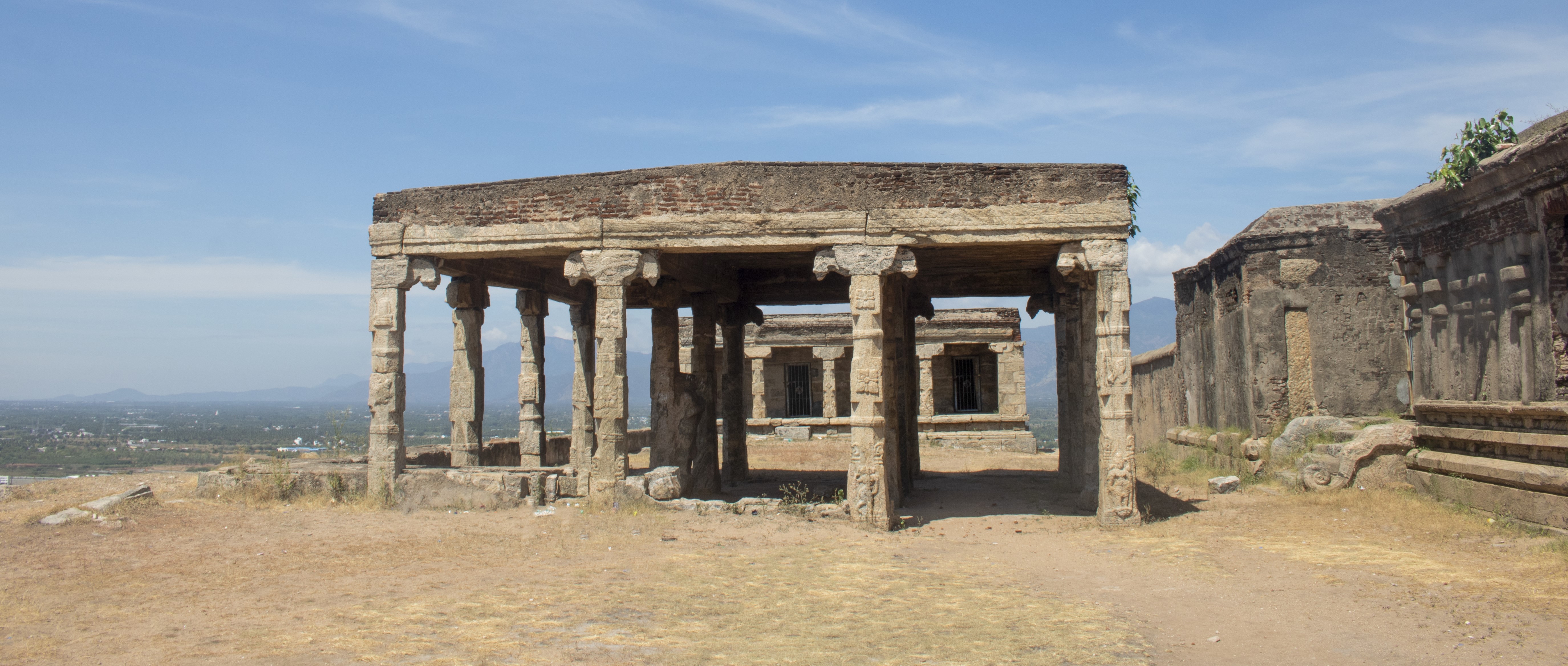 மண்டபம்