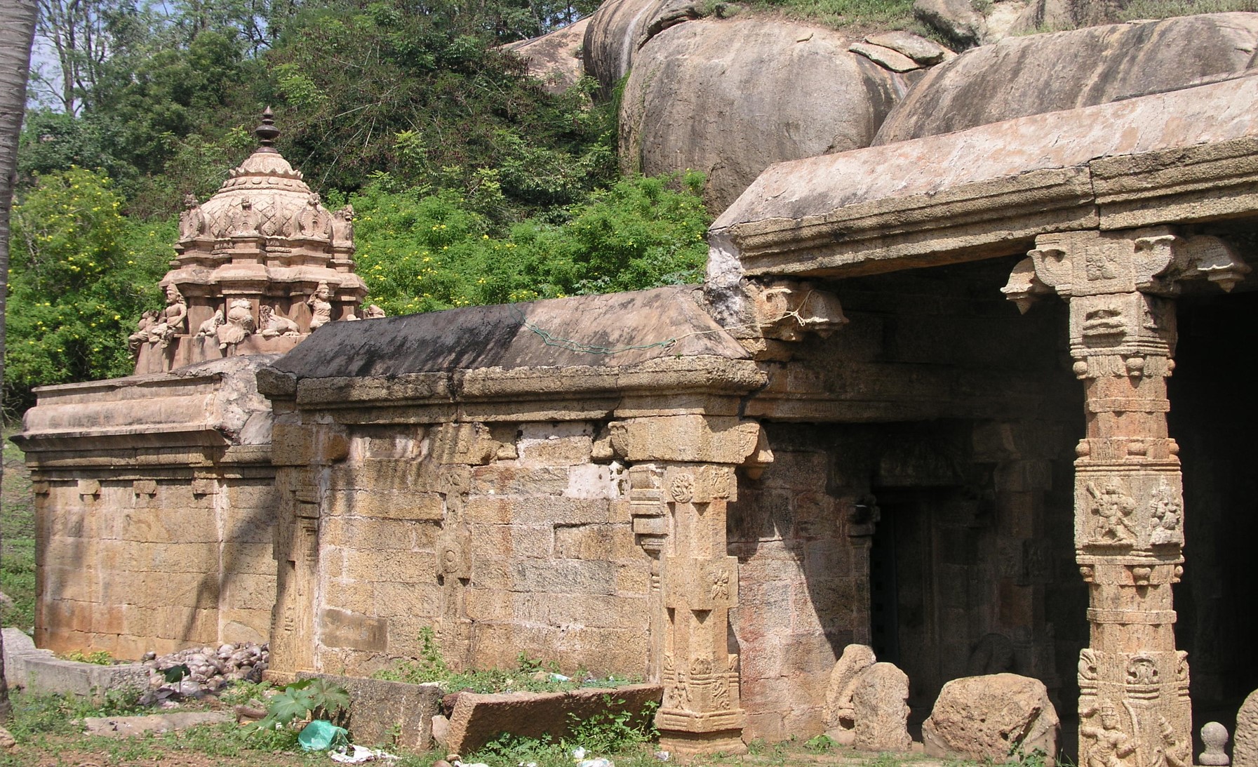 குன்னக்குடி குடைவரைக் கோயில்