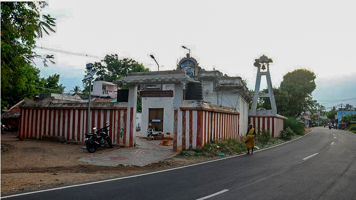 மணிகண்டேஸ்வரர் கோயில் நுழைவாயில்