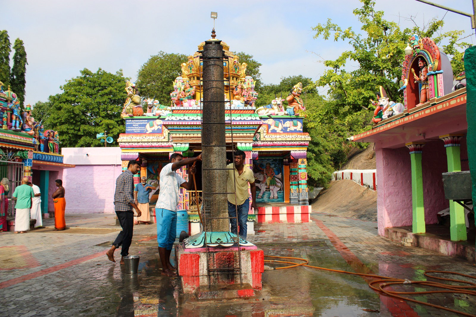 கருப்பண்ணசாமி மற்றும் ஐயனார் கோயில் வளாகம்