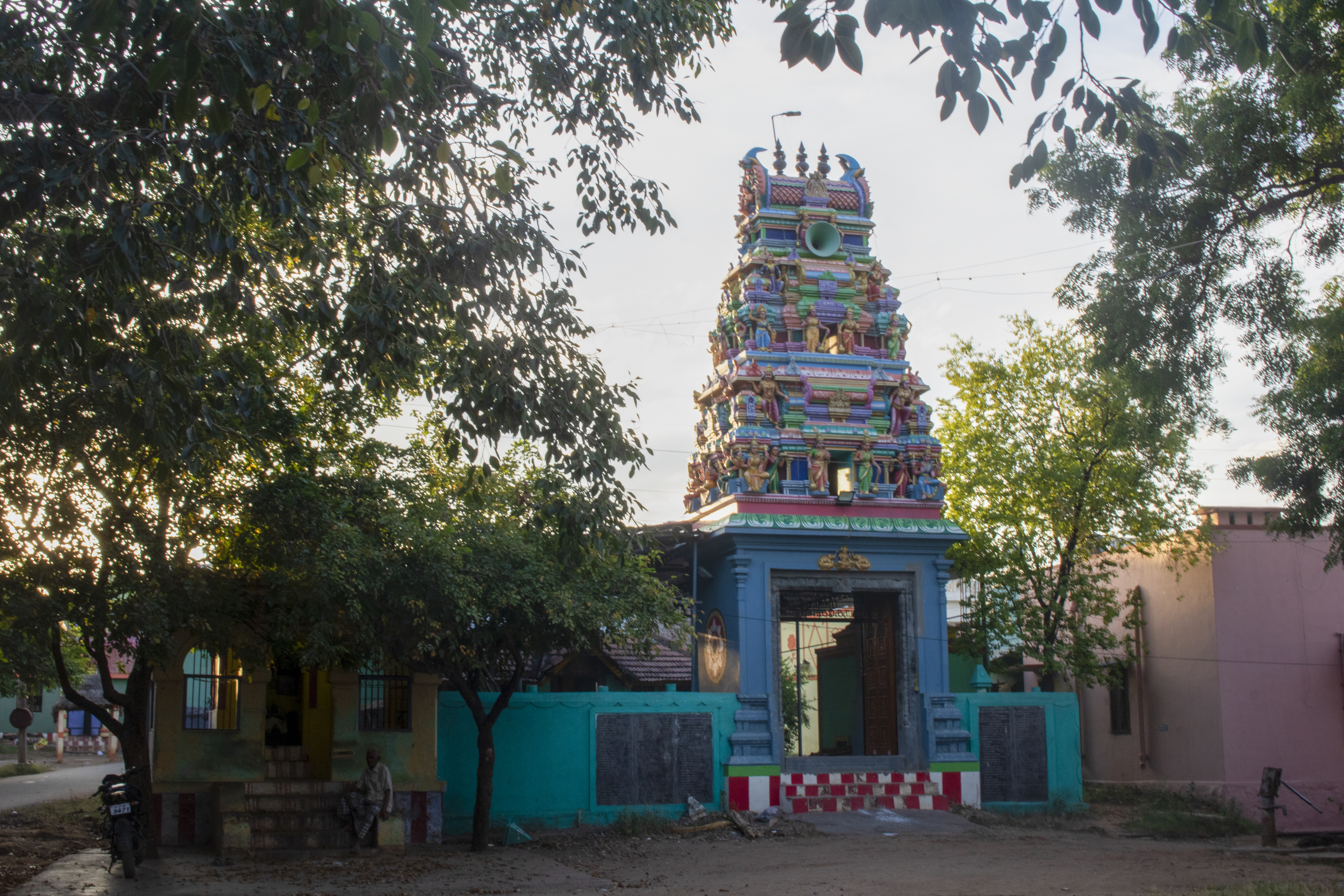 பத்திரகாளி அம்மன் கோயில் நுழைவாயில்