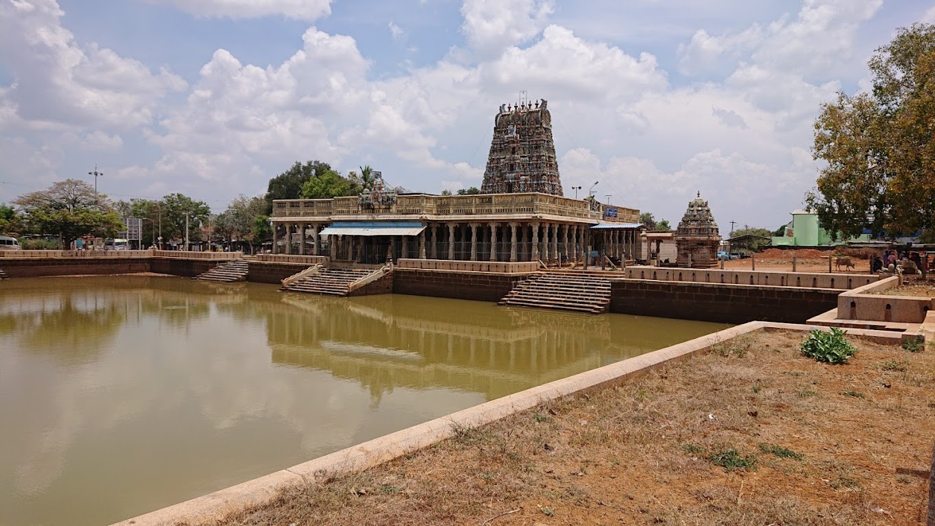 கண்ணுடைய நாயகி கோயில் குளம்